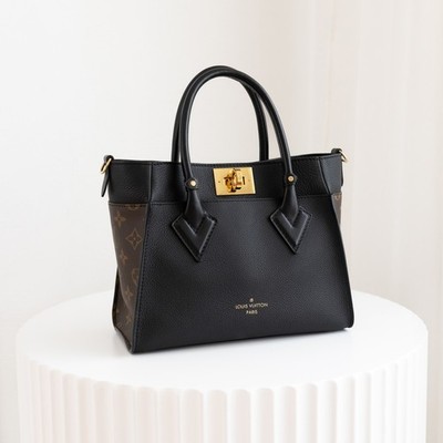 Louis Vuitton On My Side PM Monogram Canvas Leder Handtasche