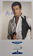 Top 10 James Bond Autographed Trading Cards 30