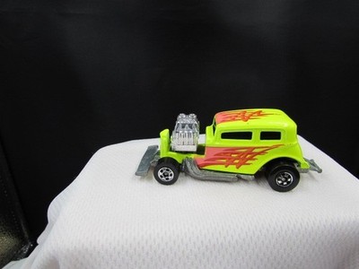 HOT WHEELS 1990 SUPER CAL CUSTOMS WITH HI RAKER REAR WHEELS