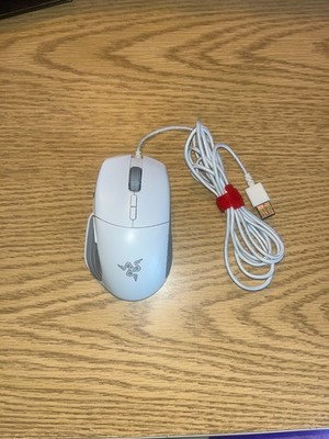 Mercury White Razer Basilisk (Wired) (USED)