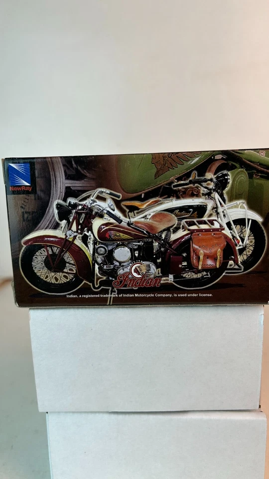 New Ray 1:32 Scale 1929 Indian Scout Racer Motorcycle - Image 4 of 4