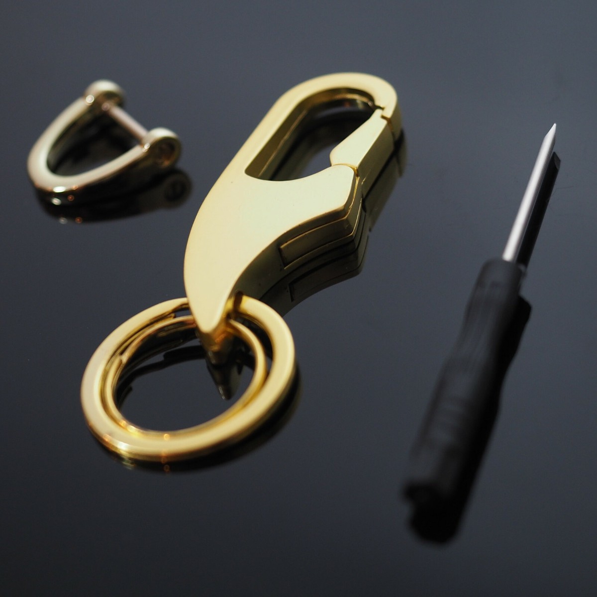 BuitBoll Heavy Duty Locking Key Chain - Zinc Alloy, 4 Extra Key Rings, Gold