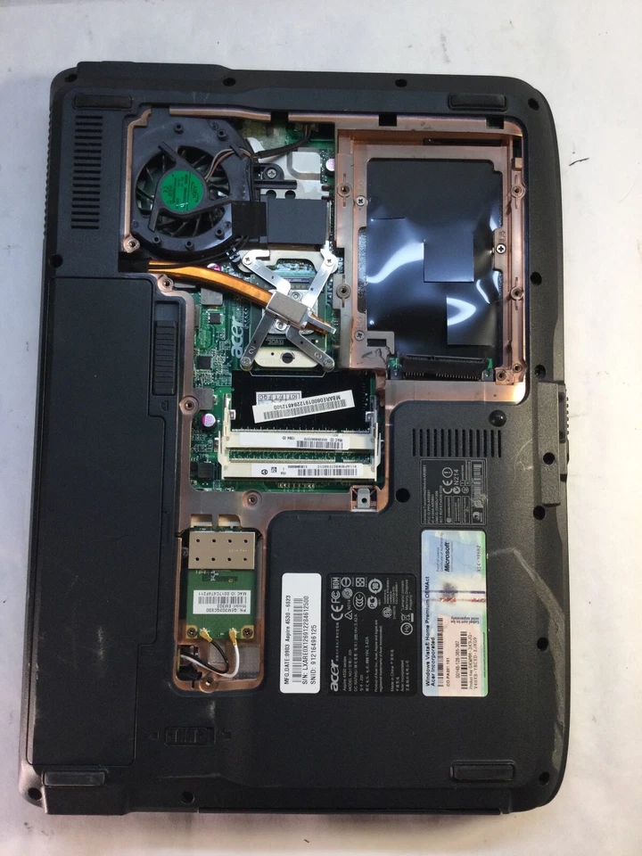 Acer Aspire 4530 13" Laptop AMD Athlon 64 X2 -NO POWER/PARTS- MZ - Image 2 of 4