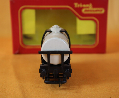 Triang R.15 OO Gauge/1:76 Scale Milk Wagon - UD Livery - Boxed - Picture 4 of 6