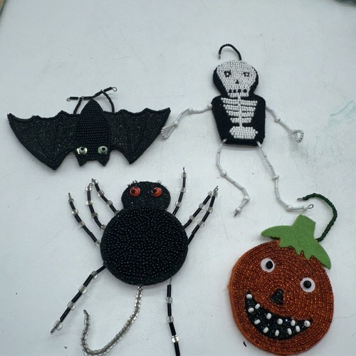 4 Hallmark 2006 Halloween Perlen Ornamente JOL Kürbis Spinne Skelett Fledermaus Spuk
