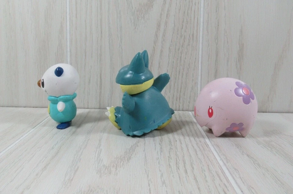Lote 3 figuras Pokemon Jakks Munna Munchlax Oshawott sin cola Foto 2 de 4