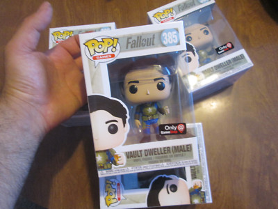 FUNKO POP GAMES FALLOUT VAULT DWELLER ( MALE ) # 385 EXCLUSIVE GAMESTOP
