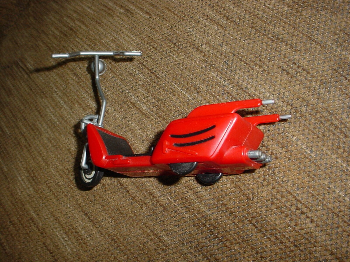MATCHBOX Pee Wee Herman's Scooter MINIATURE Approx. 6 1/8 inches