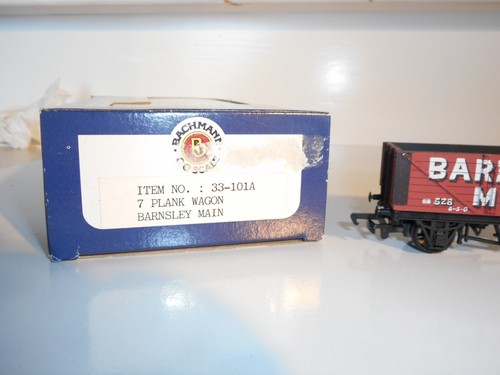 Bachmann 33-101A, 7 Plank Barnsley Main. Very good condition. OO Scale. Boxed - Picture 2 of 11