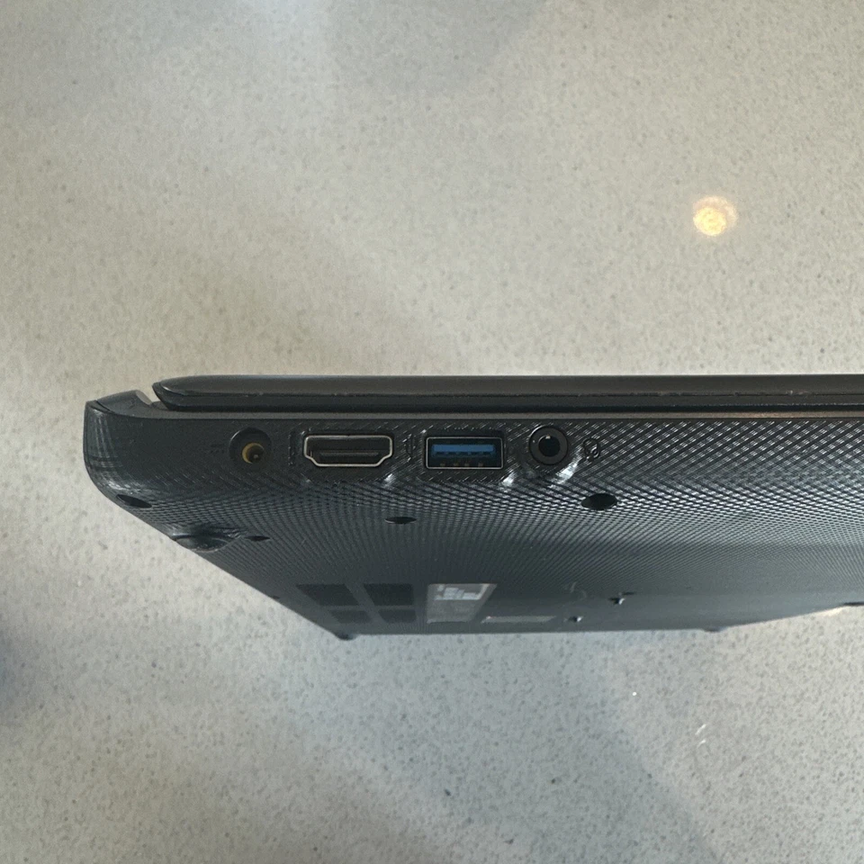 Acer CB3-532 15.6" HD Chromebook con WiFi 3x más rápido, Intel Celeron N3060 Foto 4 de 4