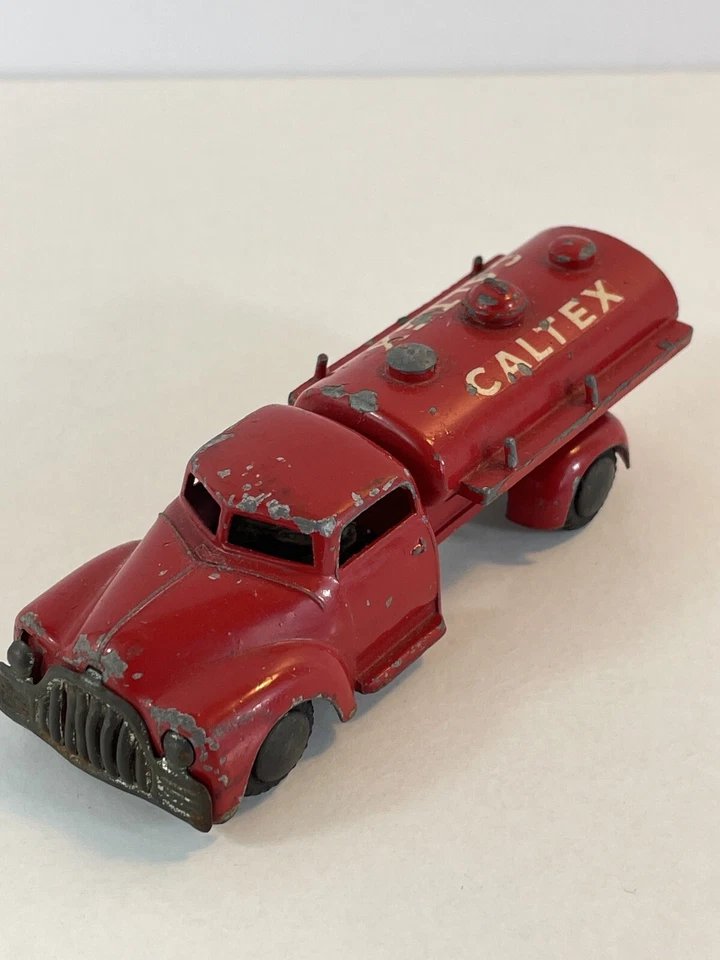 Camión cisterna Tekno Nº 778 Caltex - Hecho en Dinamarca Plataforma de combustible Dodge años 50 3,75"" Foto 2 de 4