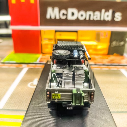 SW 1/64 Land Rover Tomb Raider Defender SUV Pickup ORV Sports Car Diecast Model - Picture 9 of 9