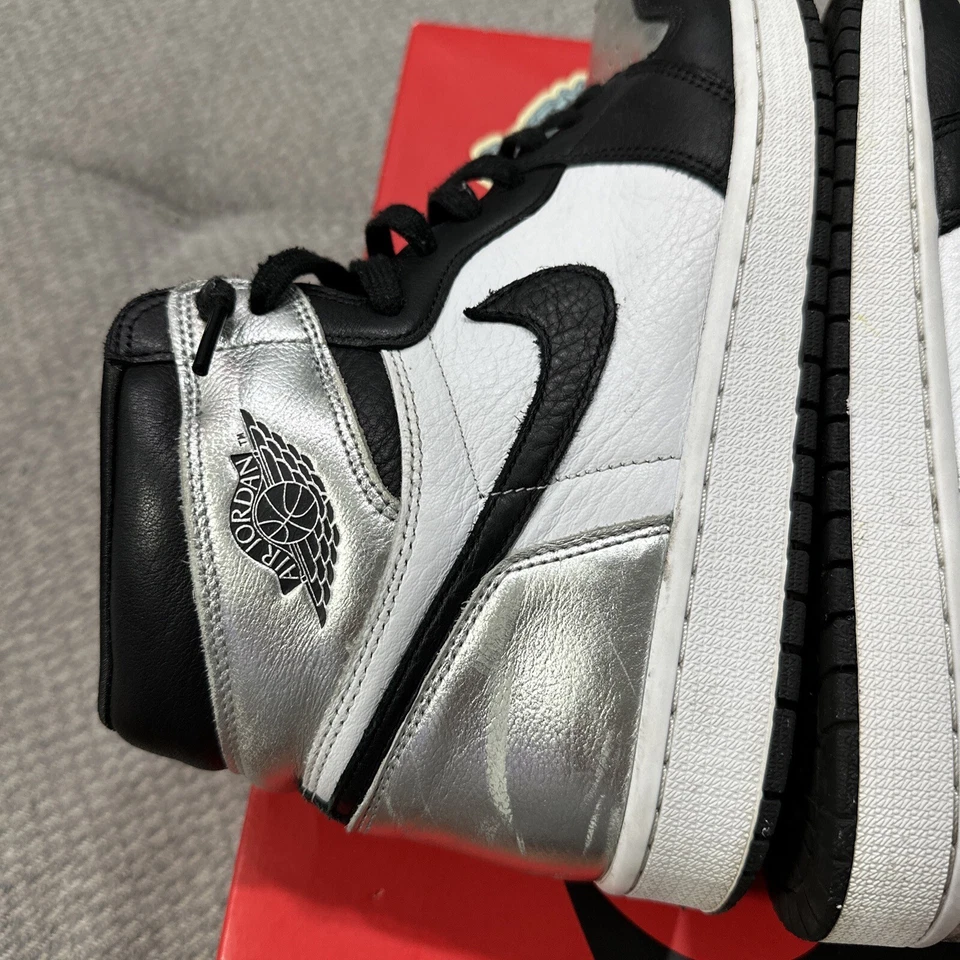 Talla 11W 9.5 Hombre - Jordan 1 Alto OG Metálico Plateado CD0461-001 Foto 4 de 4