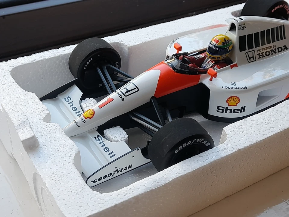 Ayrton Senna 1991 McLaren MP4/6 - Honda Campeón del Mundo 1/18: Minichamps Nuevo en caja  Foto 4 de 4