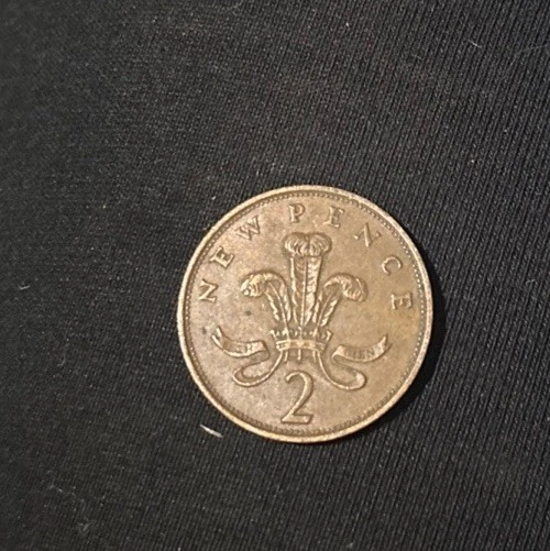 RARO-1981 NUEVO PENIQUE 2p Moneda Británica Reina Isabel II DG REG FD 1981 Foto 4 de 4