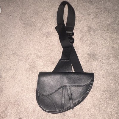 Dior Men s Black Solid Crossbody Bag Zip Closure Adjustable Strap