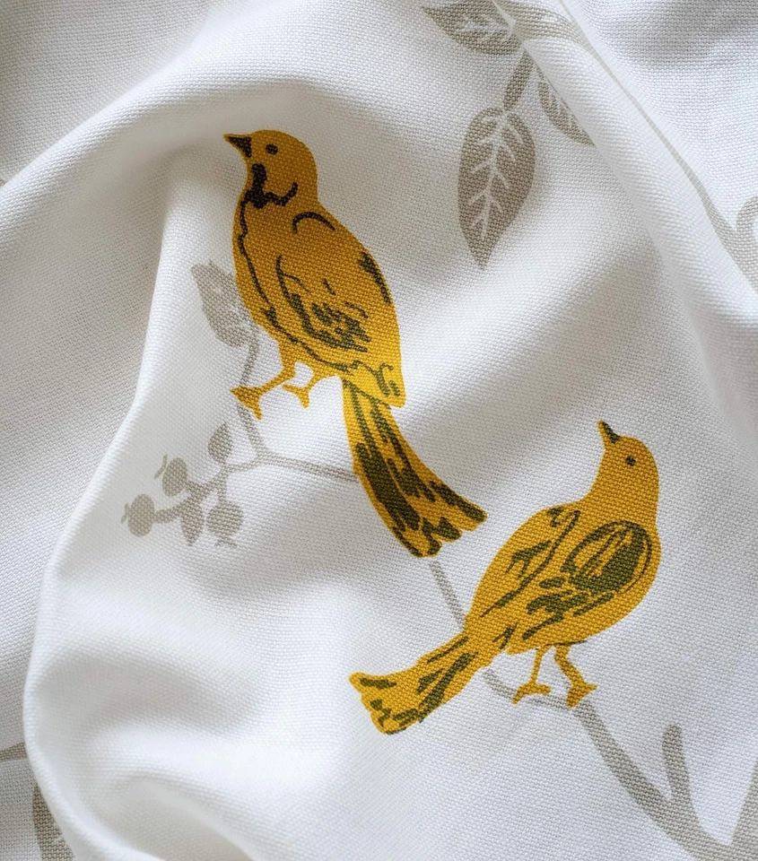 Juego de 2 cortinas de ventana de algodón con lengüeta trasera de pájaro amarillo | oscurecimiento de habitación de 5 pies Foto 2 de 4