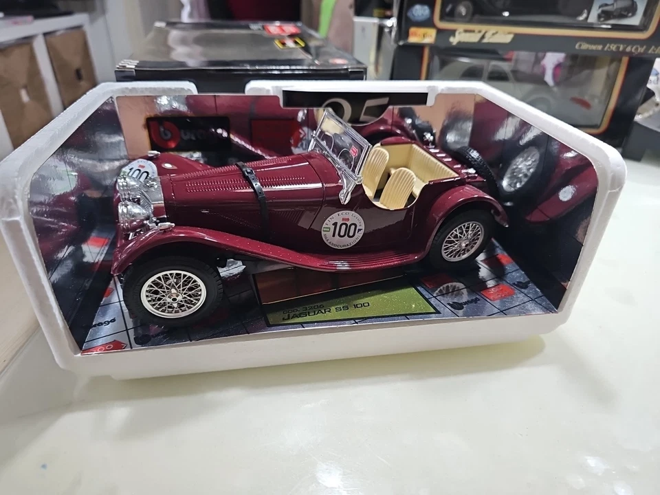 BURAGO 3206 Modellino 1/18 1:18 Jaguar SS 100 Mille Miglia 1937 Con Box - Immagine 3 di 4