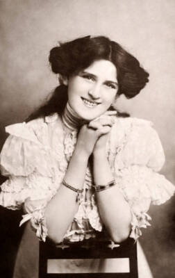 Featuring The English Singer And Actress Zena Dare 2 Old Photo