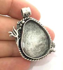 Ajustes de bisel colgante en blanco enchapado en plata antigua fabricación de joyas de latón
