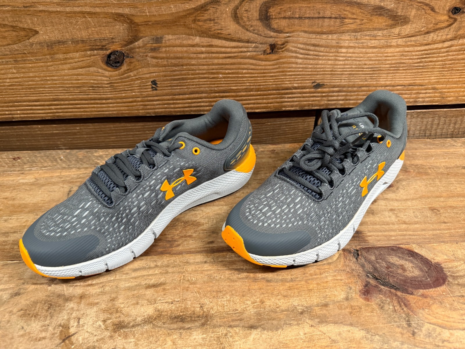 Under Armour UA Charged Rogue 2 Men's Running Shoes Size 8.5 3022592-105 thumbnail 6