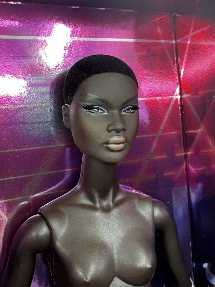 NUEVO Integrity NuFace Estilo Tacones de aguja de laboratorio Out Convention Nadja Rhymes Muñeca desnuda Foto 2 de 4