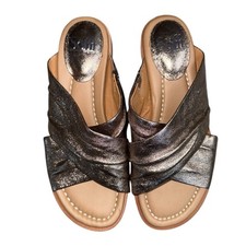 Sofft Womens Size 8 Gold Cross Strap Flat Sandals