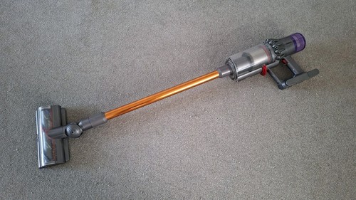 Dyson V11 SV14 - Staubsauger + Akku FUNKTIONIERT ABER MÜLLEIMERCLIP DEFEKT