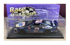2002 VTG NASCAR TAURUS 2 RUSTY WALLACE DIE CAST SCALE 1:24 MILLER LITE  CASE.