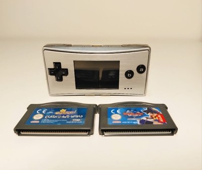 Game Boy Micro | Silber | inkl. Ladekabel & 2 Spiele [Gebraucht mit Mängeln]