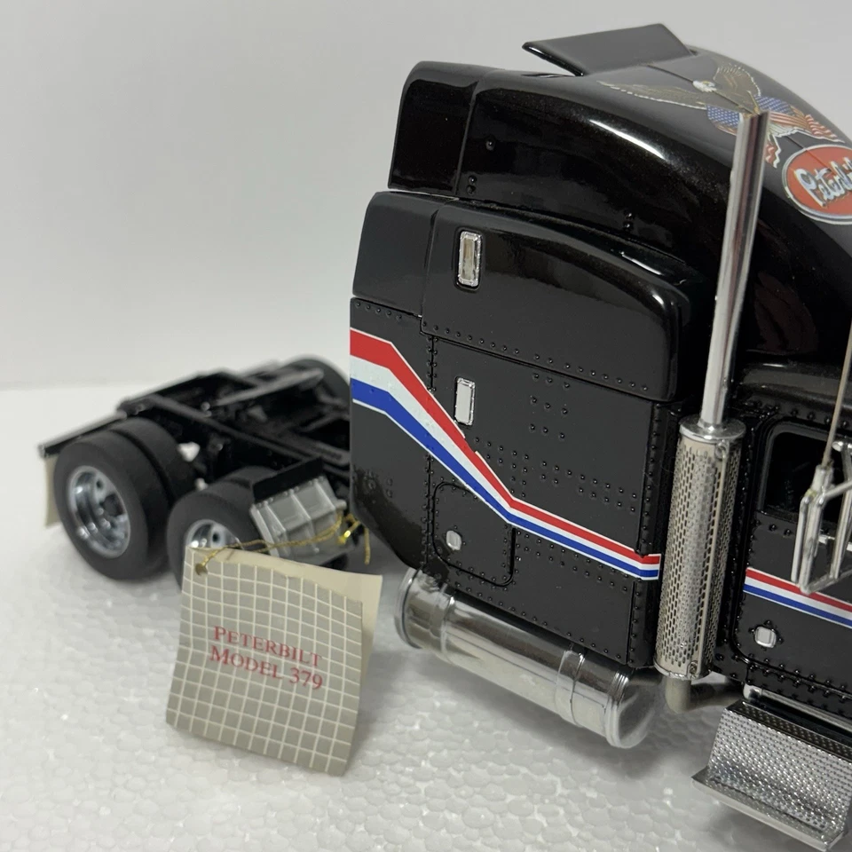 VTG ✅ Franklin Mint Peterbilt 379 Black Semi Truck Diecast 1:32 Model w/ Sleeper - Image 3 of 4