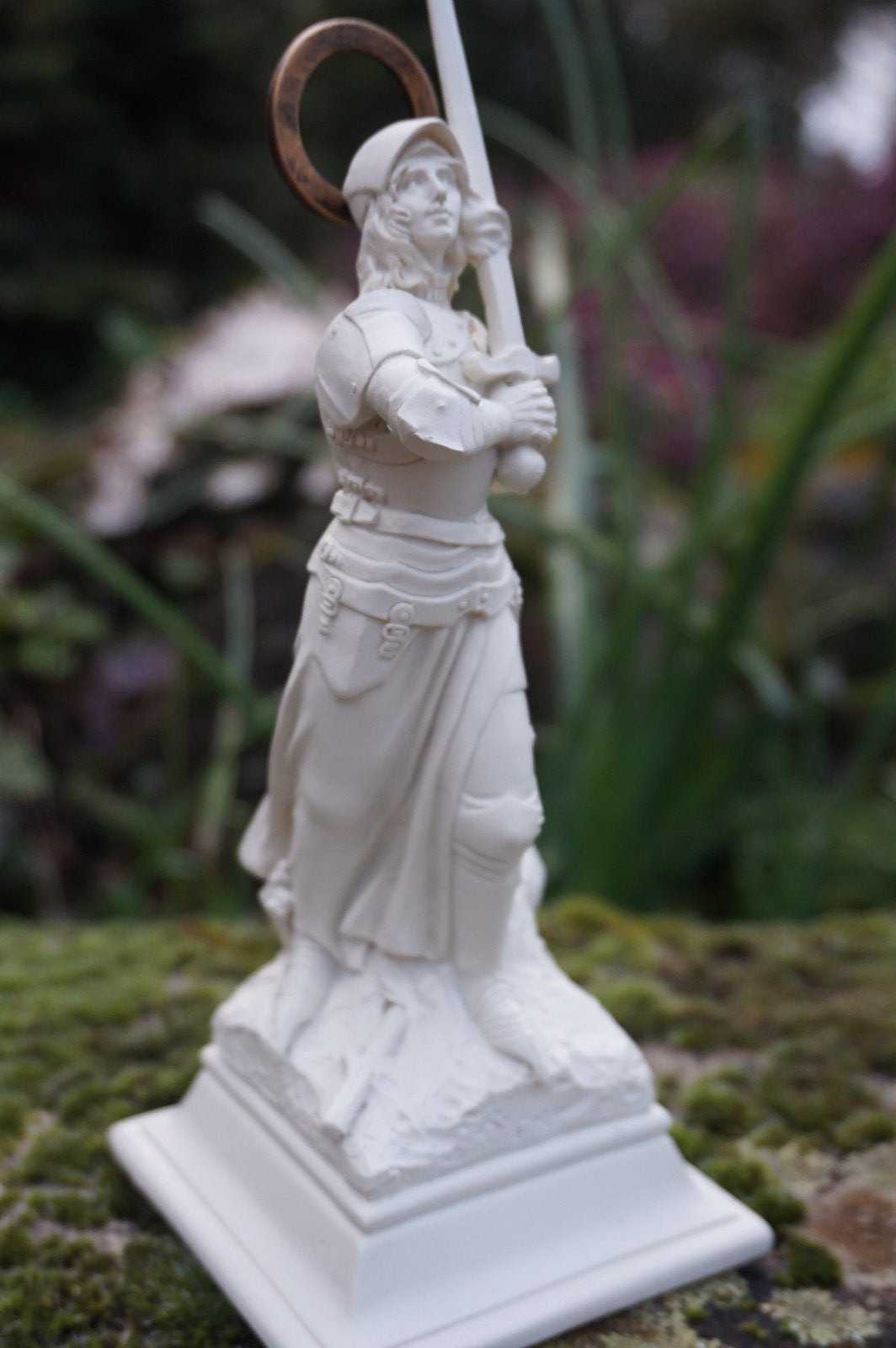 Figurine Jeanne d'Arc de Raoul Larche Rouen idéal pour décorer un bureau en bois