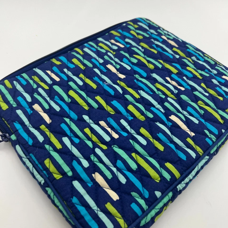 Suporte para Tablet Vera Bradley 7x9 Acolchoado com Zíper Unissex/Meninos Azul Verde - Imagem 2 de 4