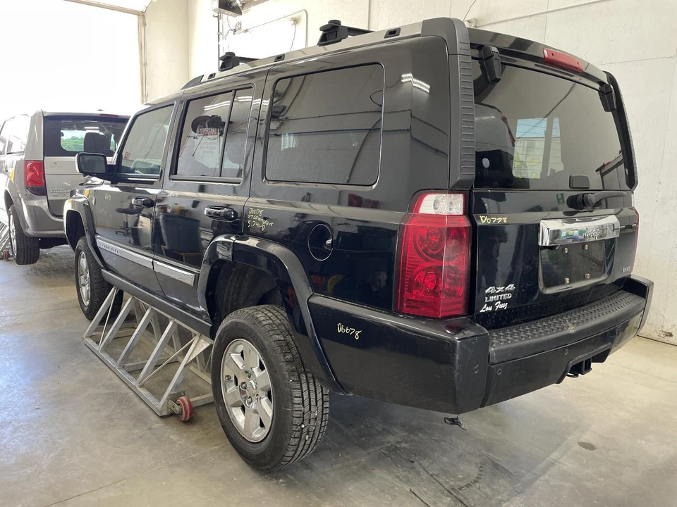 Used Driving Light fits: 2007 Jeep Commander Fog-Driving Grade A - Image 3 of 4