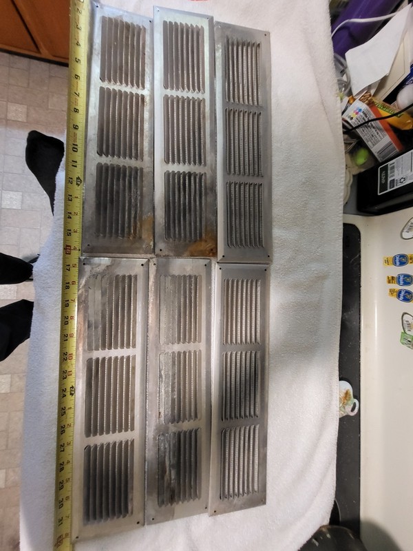 ALUMINUM AIR VENTS 14 LOT OF 16"X4" 22 SQUARE INCHES W/MESH SCREEN