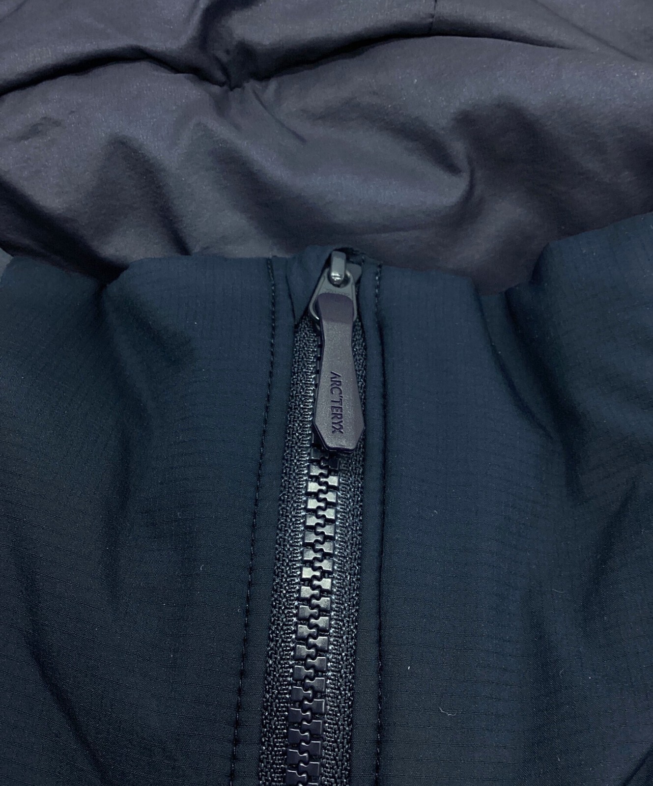 ARC'TERYX Atom LT Hoodie Jacket/ Navy/ Size: L image 4