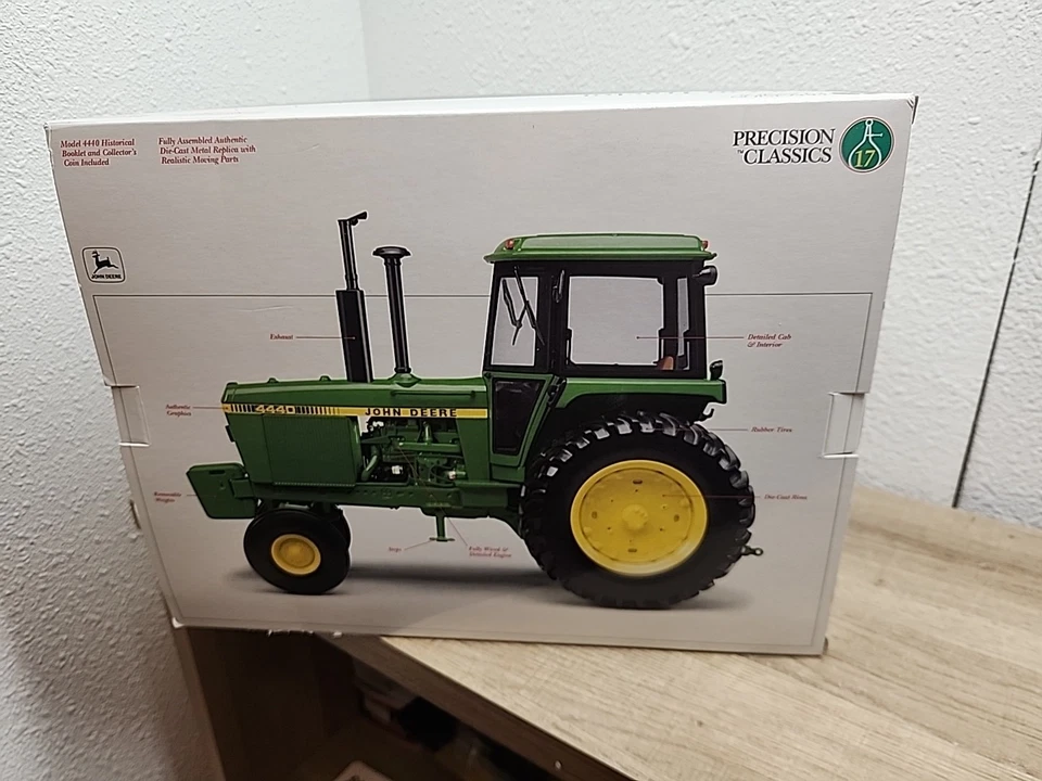 Ertl 2001 Precision John Deere 4440 Tractor Toy (15077) - Image 4 of 4