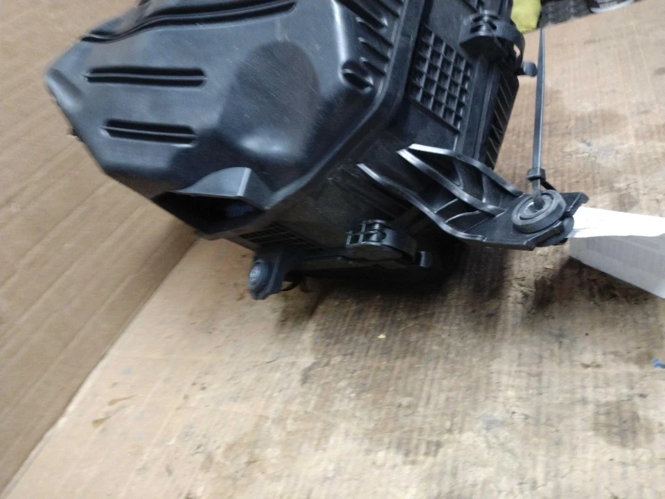 Conjunto de filtro de aire usado se adapta a: Hyundai Genesis Cpe 2015 3,8 grado B Foto 2 de 4