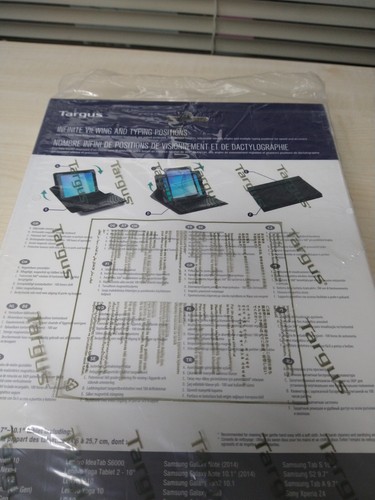 Targus fit-n-grip Universal Keyboard Case -Fits any 9.7"- 10.1" tablet - Opened. - Picture 12 of 15