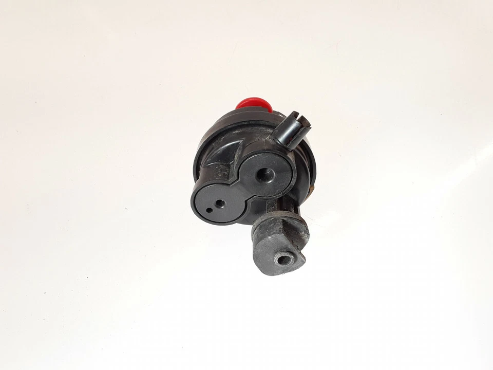 MB Mercedes-Benz E250 W124 1993 2.5D tanque de combustible para válvula de ventilación diésel Foto 3 de 4