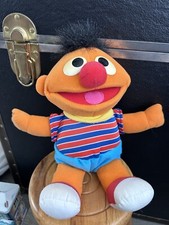 Sesame Street Ernie Plush Toy Giggle And Shake That tickles