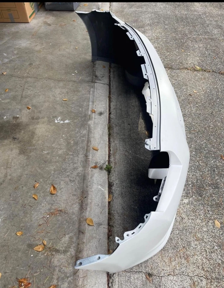 Parachoques delantero Nissan GT-R CBA Foto 3 de 4