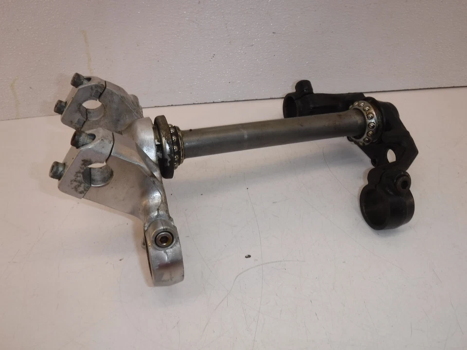 Honda Magna 700 1984 horquillas superior inferior triple vástago de árbol con abrazadera Foto 4 de 4