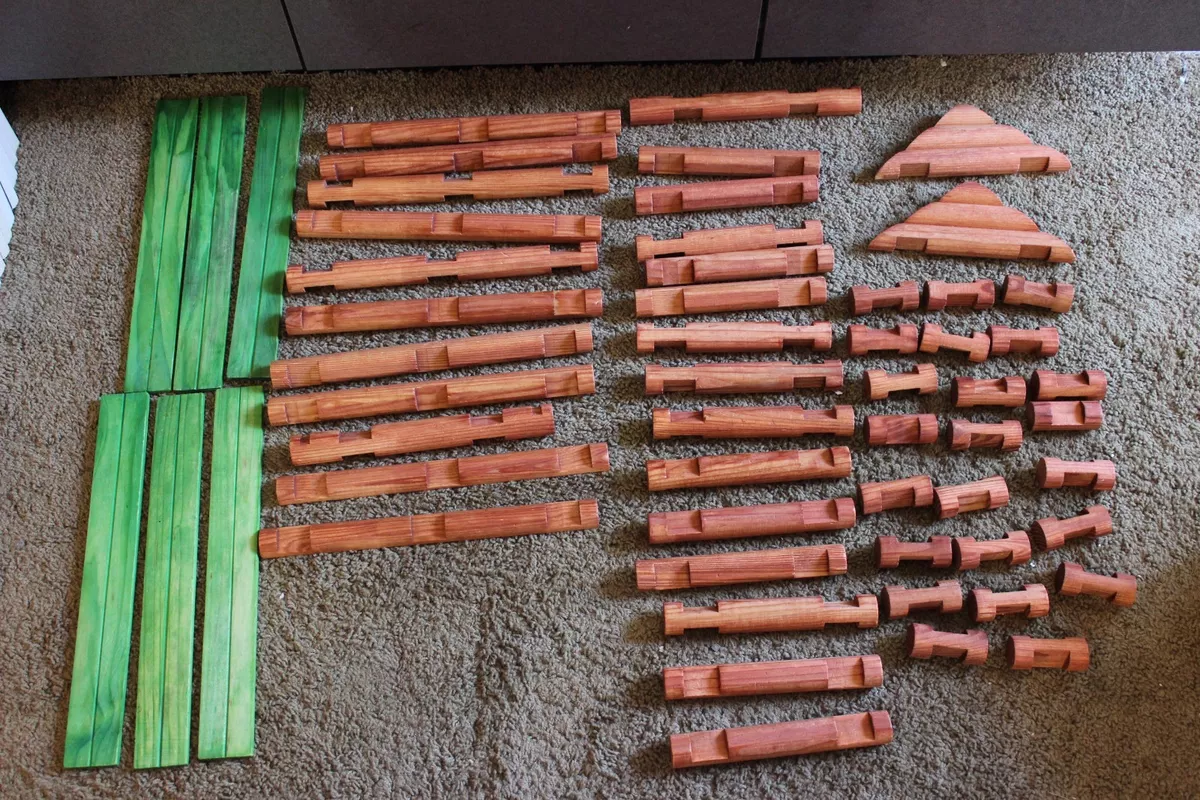 RARE HTF Jumbo Sized Lincoln Logs 57 pc set to build a cabin with 1