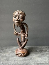 Vintage Bamileke Bronze Maternity Figure from Cameroon Grasslands, 9.5" Tall