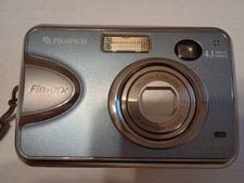 Working Fujifilm FinePix A Series A360 4.1MP Digital Camera Silver w/case card
