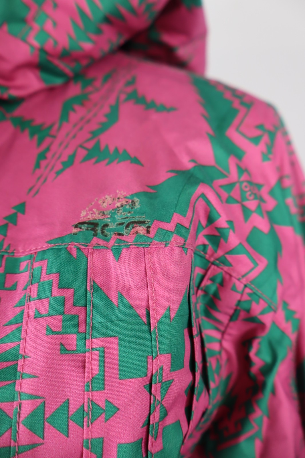 NIKE ACG LIGHTWEIGHT TECHNICAL JACKET WOMEN'S SIZ… - image 4