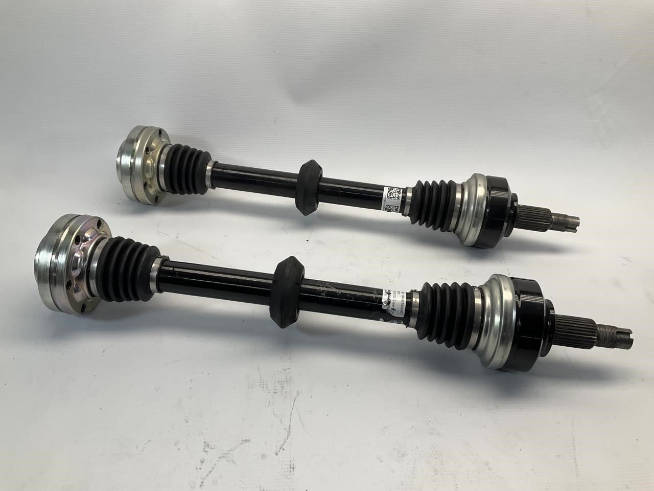 22-24 Maserati MC20 M240 Axle Shaft Kit Left + Right 673015581 670219393 Q