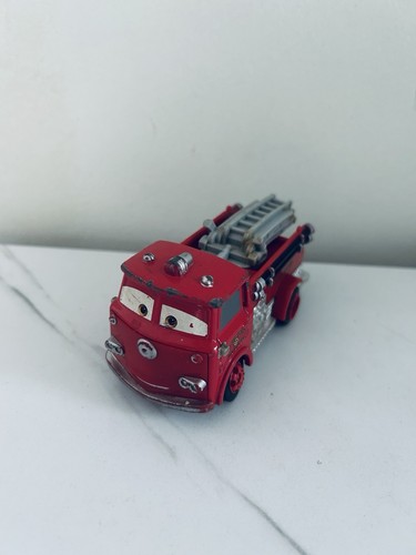 Disney Cars Mattel Die-cast / Plastic Mix V2846 Red The Fire Truck Toy - Loose