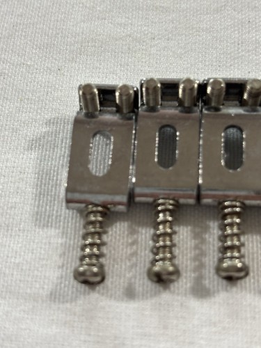 1995 Fender Stratocaster Standard Chrome Vintage-Style Bent Bridge Saddles w/ HW - Picture 13 of 13